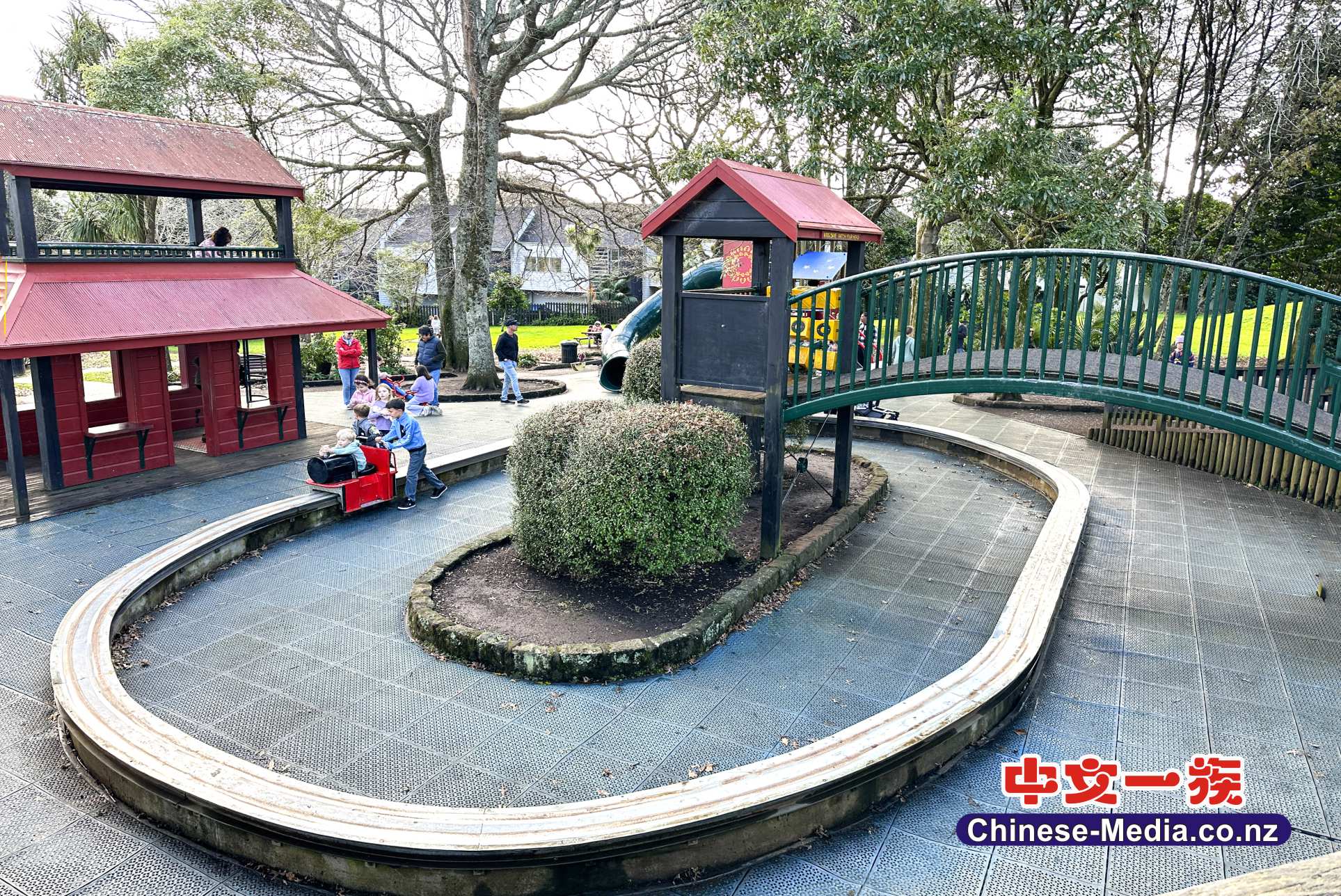 stardome observatory, Rayol Oak , Te Whatu Stardome Observatory, One Tree Hill Domain Playground        中文一族傳媒新西蘭旅遊景點